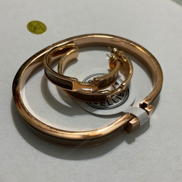 Bracelet and earrings - Picture 2 of 12